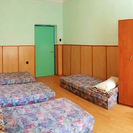 Muskatli Vendeghaz Parad