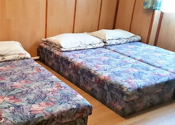 Muskatli Vendeghaz Vandrerhjem Parád